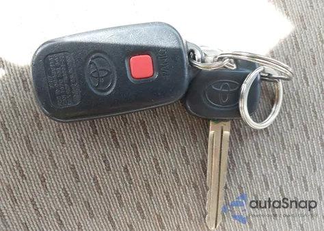 2004 Toyota Camry Le z USA, uszkodzony, nr VIN 4T1BE30K14U306583